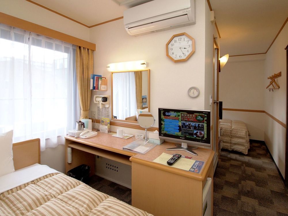 Toyoko Inn Maibara Eki Shinkansen Nishi Guchi Exterior foto